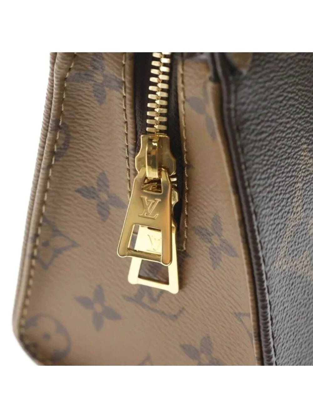Louis Vuitton Monogram On The Go East West Leather 2-Way Shoulder Bag